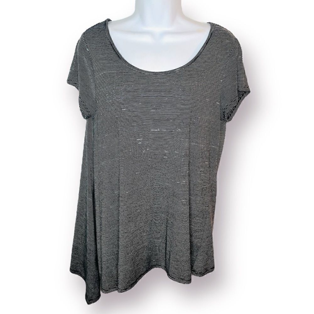Stylus Comfy Stripe Short Sleeve Asymmetrical Tshirt Black White M